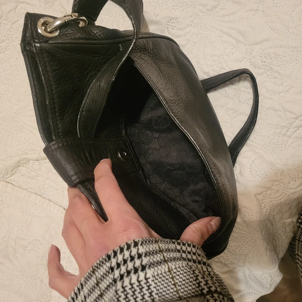 Y2K Vintage Michael Kors Hobo Bag with D-Ring Clasp. Timeless Classic Minimalist